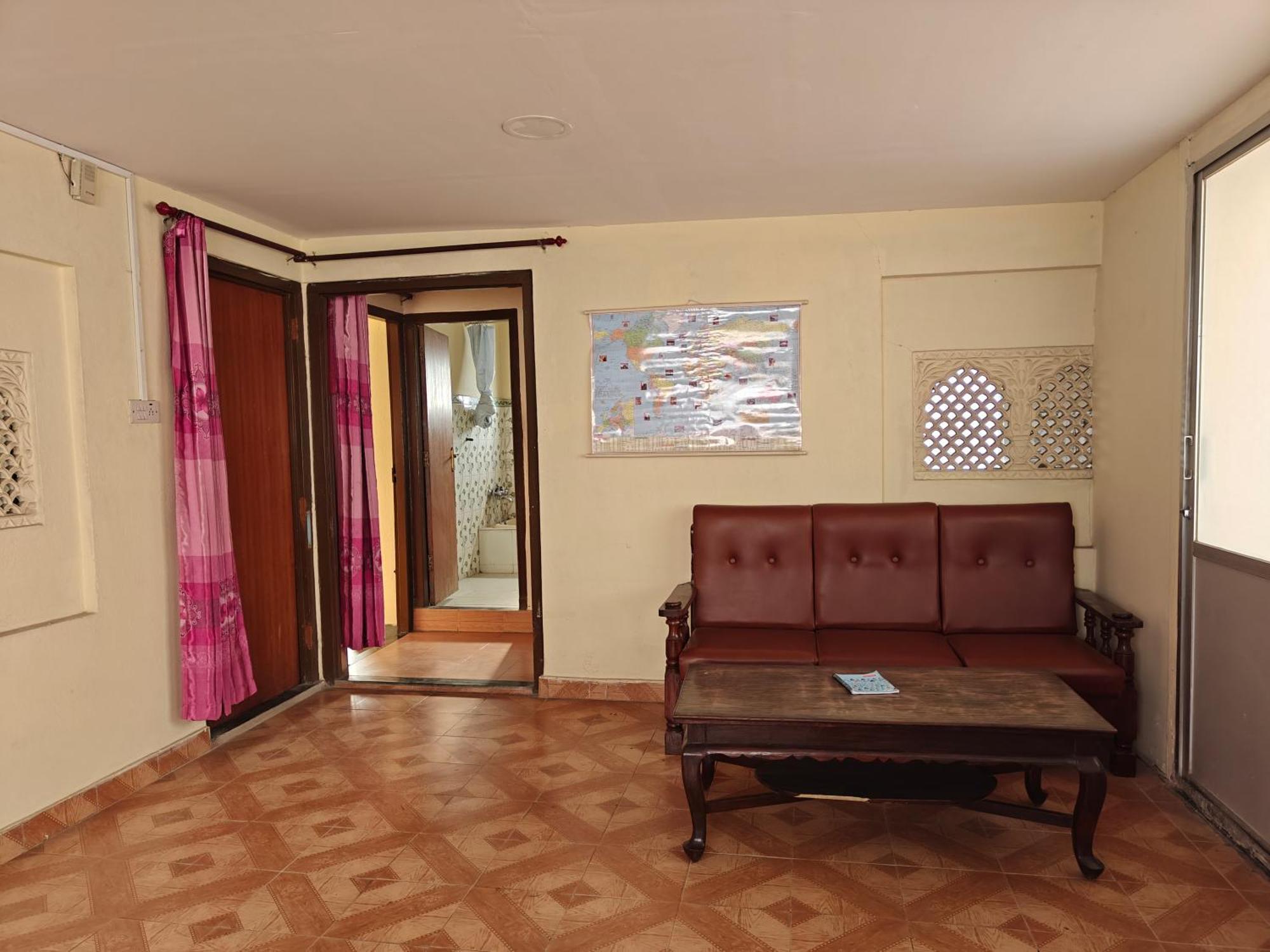 Appartamento 2br Near Thamel W Free Wi-fi & Private Bath